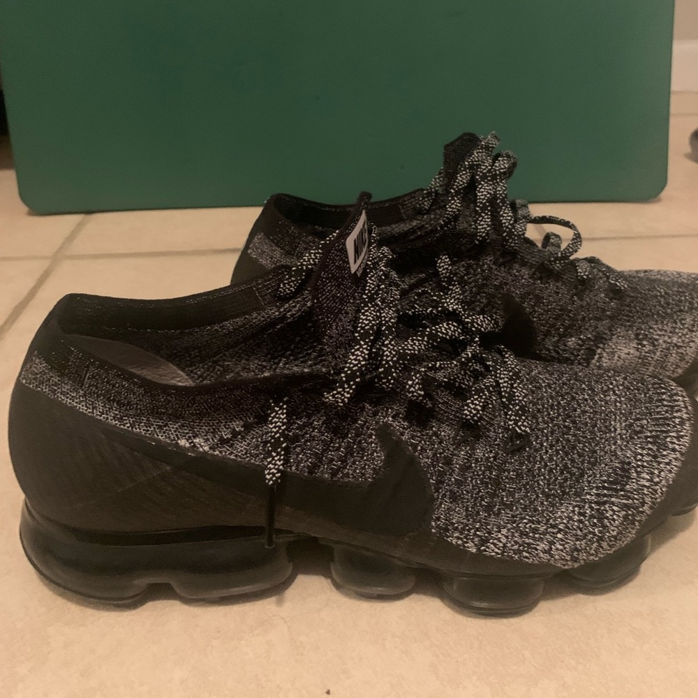 Vapormax size 11 Men’s great condition